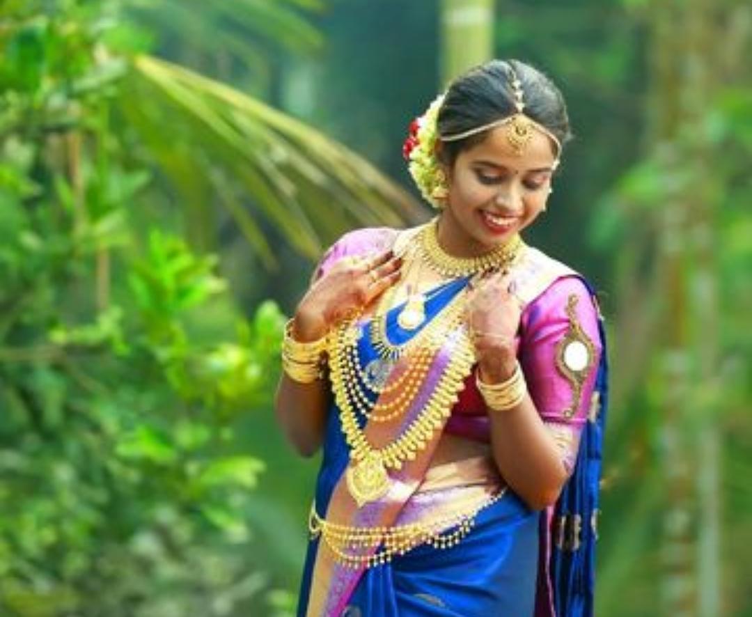 ANAMIKA BEAUTY PARLOUR POOVATTUPARAMBA